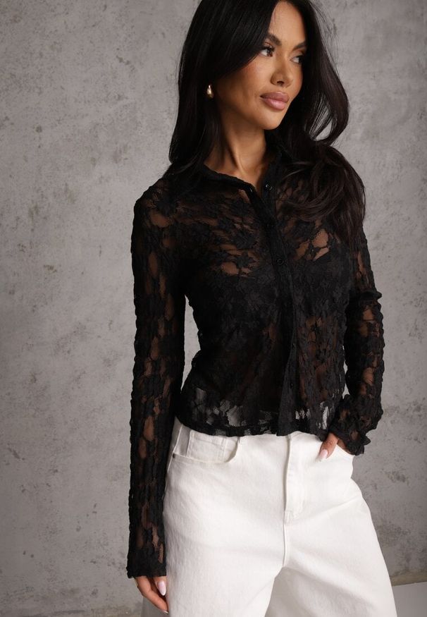Renee - Czarna Koszula z Kwiatowej Koronki Nevieras. Kolor: czarny. Materiał: koronka. Wzór: kwiaty, koronka. Styl: elegancki, klasyczny