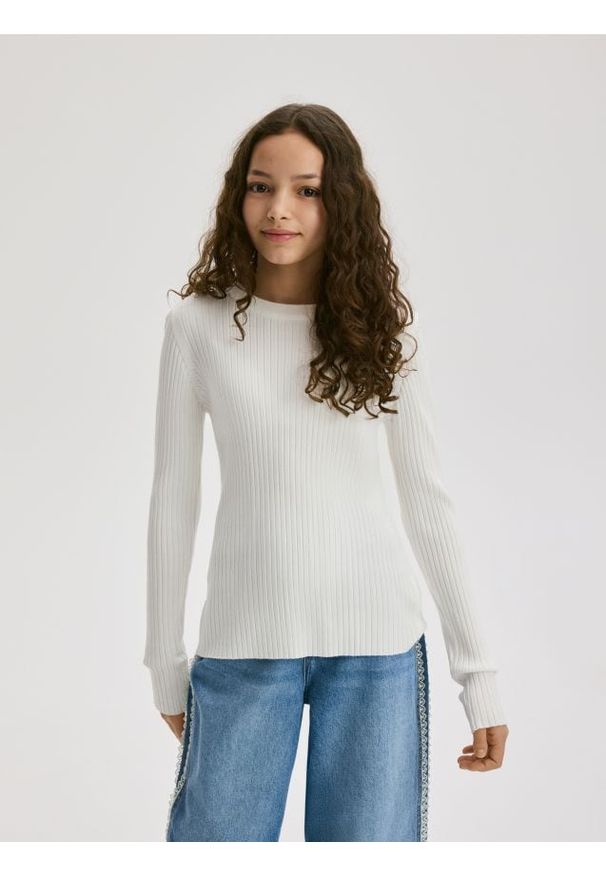 Reserved - Prążkowany sweter - złamana biel. Materiał: prążkowany