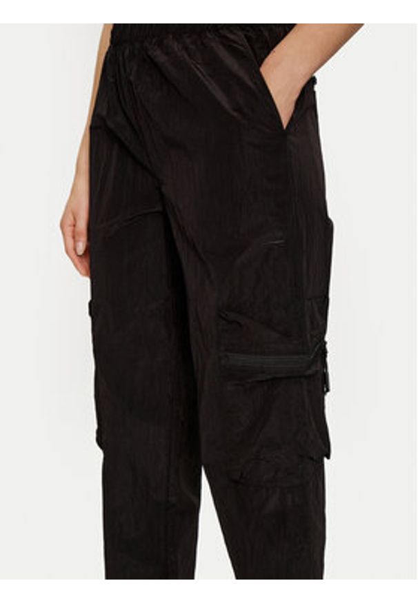 Rains Spodnie materiałowe Kano Pants Regular 19200 Czarny Regular Fit. Kolor: czarny. Materiał: syntetyk