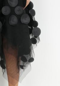 Born2be - Czarna Asymetryczna Spódnica z Tiulu Kepina. Kolor: czarny. Materiał: tiul. Wzór: aplikacja #5