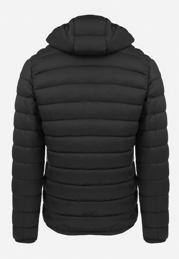 Born2be - Czarna Kurtka Pikowana Melliala. Okazja: na co dzień. Kolekcja: plus size. Kolor: czarny. Długość: długie. Wzór: gładki. Materiał: jeans, tkanina. Długość rękawa: długi rękaw. Sezon: zima, jesień. Styl: casual