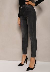 Renee - Czarne Skinny Jeansy z Bawełną i Przetarciami Rinalitha. Kolor: czarny. Styl: elegancki