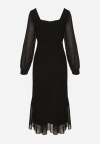 Born2be - Czarna Taliowana Sukienka VICES z Falbankami i Bufiastymi Rękawami Aruvita. Okazja: na ślub cywilny, na wesele. Typ kołnierza: kołnierz z falbankami. Kolor: czarny. Materiał: lakier. Typ sukienki: oversize. Styl: klasyczny #4