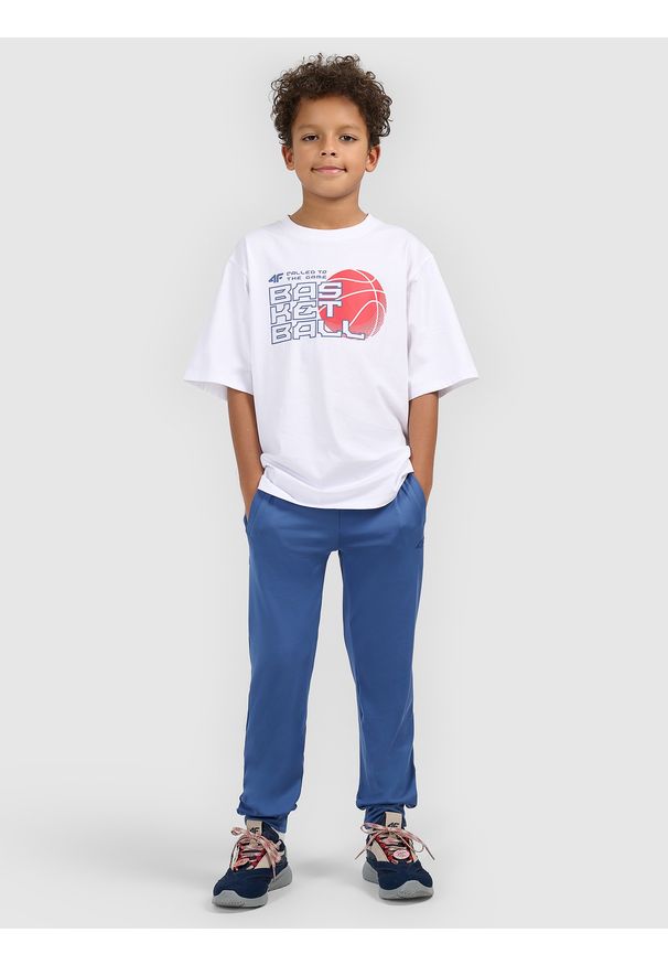 4f - 4F T-shirt loose z nadrukiem chłopięcy - biały 134/140 (8-10 lat). Okazja: na co dzień, na uczelnię. Kolor: biały. Materiał: bawełna, skóra, materiał, dresówka. Wzór: nadruk. Sezon: lato. Styl: casual, sportowy