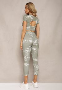 Renee - Zielony Komplet Sportowy z Printem Tie-Dye z Koszulą Cropped i Legginsami Davenia. Kolor: zielony. Wzór: nadruk