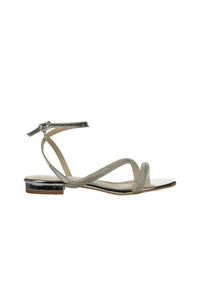 Sandały Bayla-187 1719 Silver 187112, Srebrny, Skóra ekologiczna - 37. Okazja: na co dzień. Zapięcie: pasek. Kolor: srebrny. Materiał: skóra ekologiczna. Wzór: motyw z bajki, paski. Obcas: na obcasie. Styl: elegancki, casual. Wysokość obcasa: średni #1