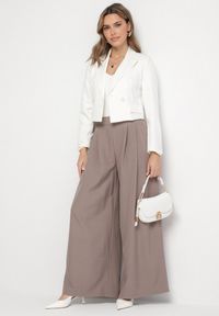 Born2be - Jasnobrązowe Spodnie o Fasonie Palazzo z Wsuwanymi Kieszeniami Adivena. Okazja: na co dzień. Stan: podwyższony. Kolor: brązowy. Materiał: jedwab. Długość: długie. Styl: elegancki, casual #7