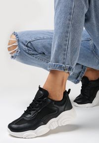 Born2be - Czarne Sneakersy Erenope. Nosek buta: okrągły. Zapięcie: sznurówki. Kolor: czarny. Materiał: jeans, materiał. Szerokość cholewki: normalna. Wzór: nadruk #1