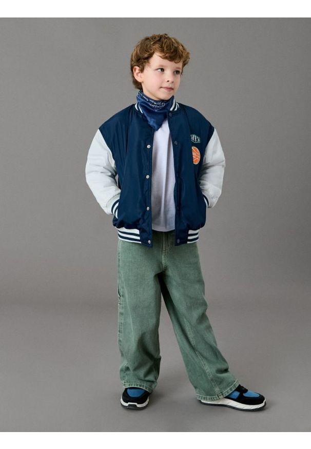 Sinsay - Jeansy wide leg z efektem sprania - khaki. Kolor: brązowy