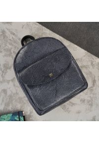 PAOLO PERUZZI - Plecaczek damski skórzany czarny wężowy wzór mały miejski plecak Paolo Peruzzi T-18-PBL. Kolor: czarny. Materiał: skóra #1