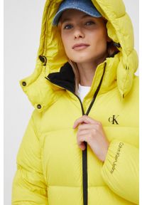Calvin Klein Jeans kurtka puchowa damska kolor żółty zimowa. Okazja: na co dzień. Kolor: żółty. Materiał: puch. Sezon: zima. Styl: casual #2