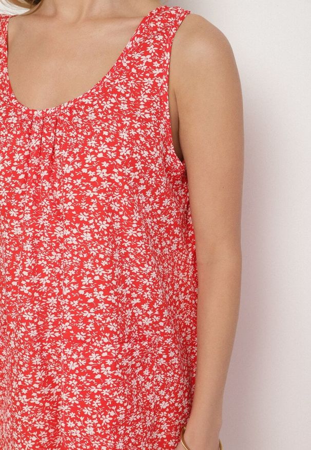 Born2be - Czerwona Sukienka w Kwiaty o Rozkloszowanym Kroju na Szerokich Ramiączkach Folarelle. Okazja: na co dzień. Kolor: czerwony. Długość rękawa: na ramiączkach. Wzór: kwiaty. Sezon: lato. Typ sukienki: proste, rozkloszowane. Styl: elegancki, casual