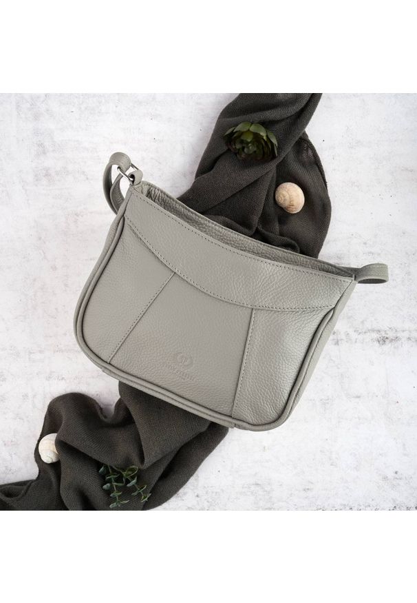 Listonoszka skórzana PAOLO PERUZZI Z-54-GR szara. Kolor: szary. Materiał: skórzane. Rodzaj torebki: na ramię