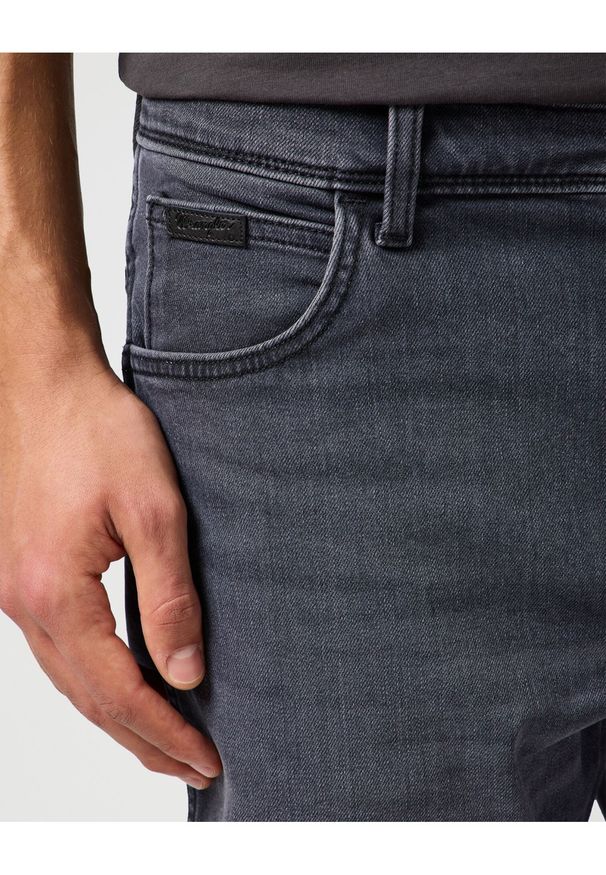 Wrangler - MESKIE SPODENKI WRANGLER TEXAS SHORTS DUSK 112364833