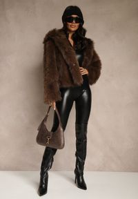 Renee - Brązowa Kurtka Futerko z Nieodpinanym Kapturem Tusnema. Okazja: na co dzień. Kolor: brązowy. Materiał: futro. Wzór: aplikacja. Styl: casual, elegancki #4