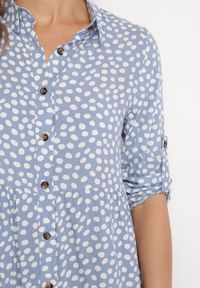 Born2be - Jasnoniebieska Rozkloszowana Sukienka Koszulowa Midi Maijane. Kolor: niebieski. Typ sukienki: koszulowe. Długość: midi #5