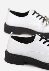 Born2be - Białe Półbuty Belophine. Nosek buta: okrągły. Kolor: biały. Obcas: na platformie. Styl: elegancki #2