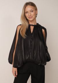 Born2be - Czarna Elegancka Bluzka o Kroju Bombki z Warkoczowym Detalem Eutenis. Kolor: czarny. Materiał: materiał, poliester. Wzór: ze splotem. Styl: elegancki #1