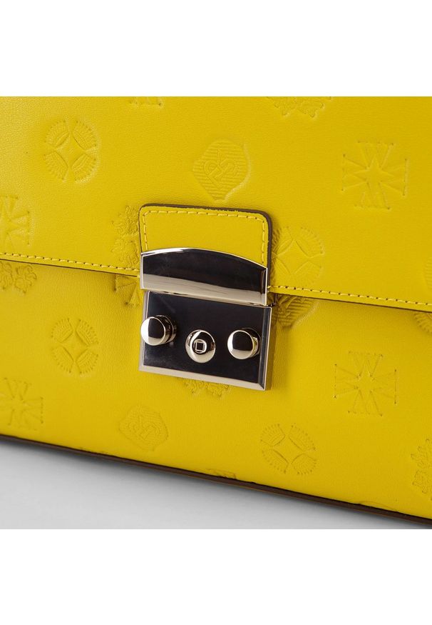 Wittchen - Damska listonoszka skórzana z monogramem. Kolor: żółty. Wzór: haft. Dodatki: z haftem. Materiał: skórzane. Styl: klasyczny, elegancki, casual. Rodzaj torebki: na ramię