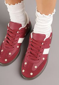 Born2be - Bordowe Sneakersy Typu Tenisówki z Kwiatkami Reisare. Okazja: na co dzień. Kolor: czerwony. Materiał: jeans. Wzór: kwiaty #4