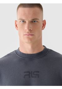 4f - 4F Bluza dresowa oversize bez kaptura męska 4F x Robert Lewandowski - szara S. Typ kołnierza: bez kaptura. Kolor: szary. Materiał: dresówka. Wzór: gładki, nadruk, ze splotem. Styl: klasyczny