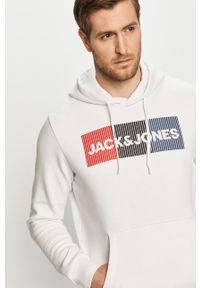 Jack & Jones - Bluza bawełniana. Okazja: na co dzień. Typ kołnierza: kaptur. Kolor: biały. Materiał: bawełna. Wzór: nadruk. Styl: casual #2
