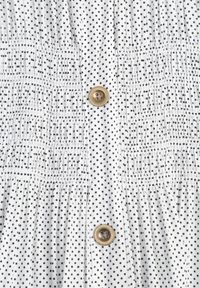 Renee - Biała Sukienka Kilroy. Kolor: biały. Długość rękawa: bez rękawów. Sezon: lato. Typ sukienki: rozkloszowane. Styl: boho. Długość: maxi #6