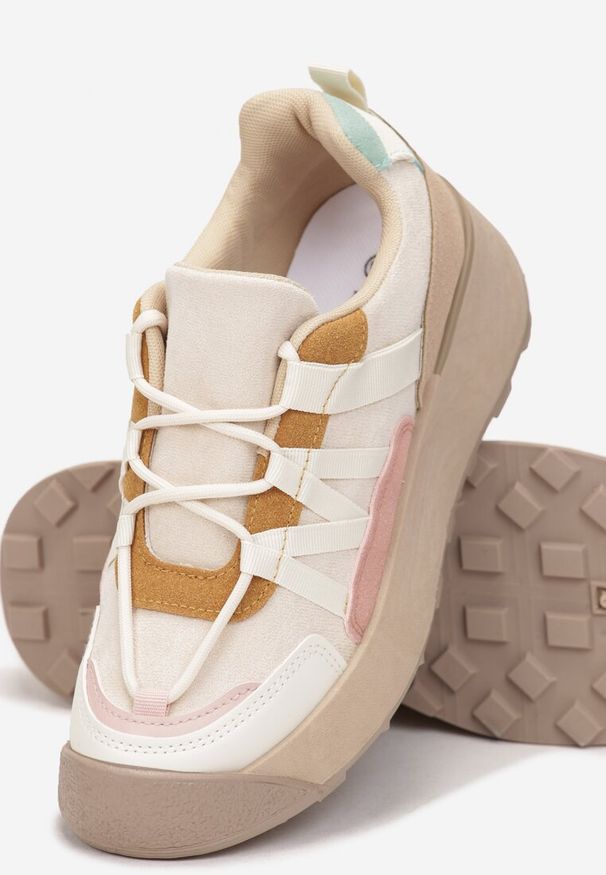Born2be - Beżowe Sneakersy na Płaskiej Grubej Podeszwie z Imitacji Zamszu Ozdobione Wstawkami z Ekoskóry Mariatta. Wysokość cholewki: przed kostkę. Nosek buta: okrągły. Zapięcie: sznurówki. Kolor: beżowy. Materiał: zamsz. Szerokość cholewki: normalna. Wzór: aplikacja