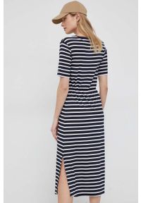 TOMMY HILFIGER - Tommy Hilfiger sukienka kolor granatowy midi prosta. Okazja: na co dzień. Kolor: niebieski. Materiał: materiał. Długość rękawa: krótki rękaw. Typ sukienki: proste. Styl: casual. Długość: midi #5
