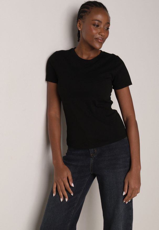 Born2be - Czarny Bawełniany T-shirt w Klasycznym Stylu Nedila. Kolor: czarny. Materiał: bawełna. Długość: długie. Styl: klasyczny