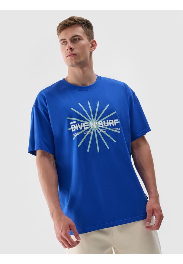 4f - 4F T-shirt regular z nadrukiem męski - niebieski S. Okazja: na co dzień. Kolor: niebieski. Materiał: jersey, bawełna, dzianina. Długość rękawa: krótki rękaw. Długość: krótkie. Wzór: nadruk. Styl: sportowy, klasyczny, casual