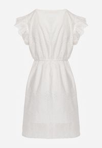 Renee - Biała Haftowana Sukienka Bawełniana o Rozkloszowanym Fasonie Laquita. Okazja: na co dzień. Typ kołnierza: dekolt w kształcie V. Kolor: biały. Materiał: bawełna. Długość rękawa: krótki rękaw. Wzór: haft. Typ sukienki: rozkloszowane, proste. Styl: casual, elegancki #6