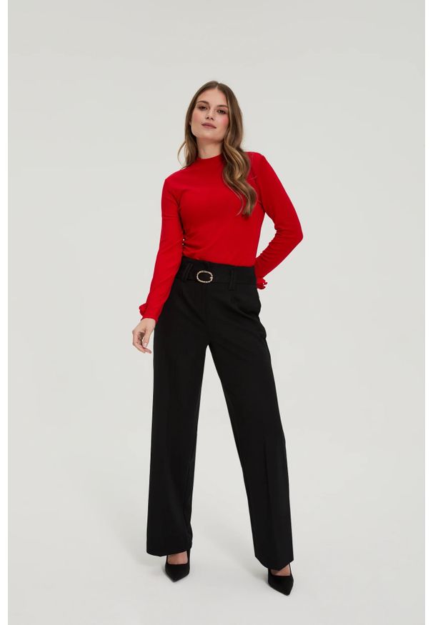 MOODO - Spodnie w kant z paskiem czarne. Kolor: czarny. Materiał: wiskoza, poliester, elastan