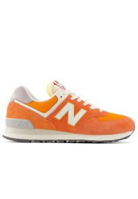 Buty New Balance U574RCB - pomarańczowe. Kolor: pomarańczowy. Materiał: guma, syntetyk, zamsz, materiał, skóra. Szerokość cholewki: normalna. Model: New Balance 574