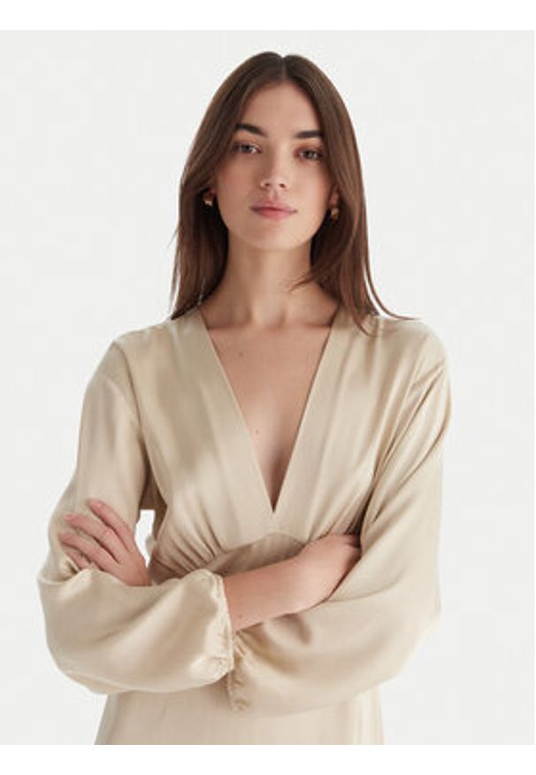 ViCOLO Sukienka koktajlowa TF0250 Beżowy Regular Fit. Kolor: beżowy. Materiał: wiskoza. Styl: wizytowy