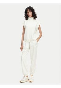 Guess Spodnie dresowe V6YB09 K4292 Kremowy Regular Fit. Kolor: kremowy. Materiał: syntetyk #4