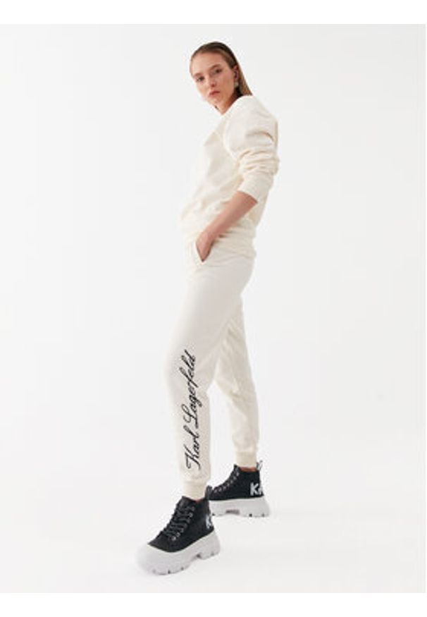 Karl Lagerfeld - KARL LAGERFELD Spodnie dresowe 231W1050 Écru Regular Fit. Materiał: dresówka, bawełna