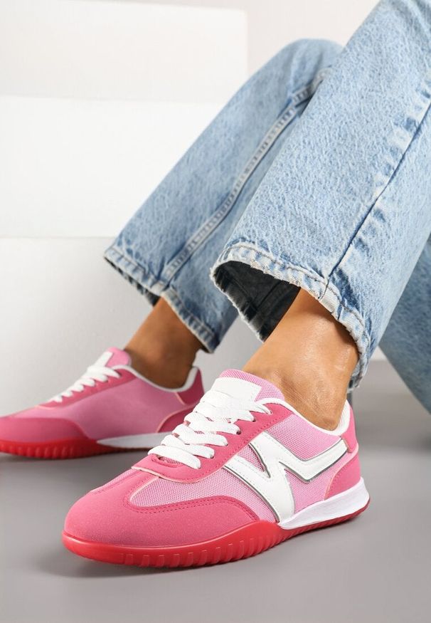 Born2be - Różowe Sneakersy w Stylu Kultowych Tenisówek Tultia. Okazja: na co dzień. Kolor: różowy. Materiał: jeans. Wzór: aplikacja. Sezon: lato, wiosna