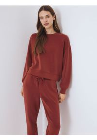 Reserved - Bluza z dodatkiem modalu - miedziany. Kolor: brązowy. Materiał: dzianina #1