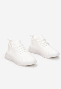 Renee - Białe Buty Sportowe Metede. Nosek buta: okrągły. Zapięcie: bez zapięcia. Kolor: biały. Materiał: materiał, skóra, jeans #6