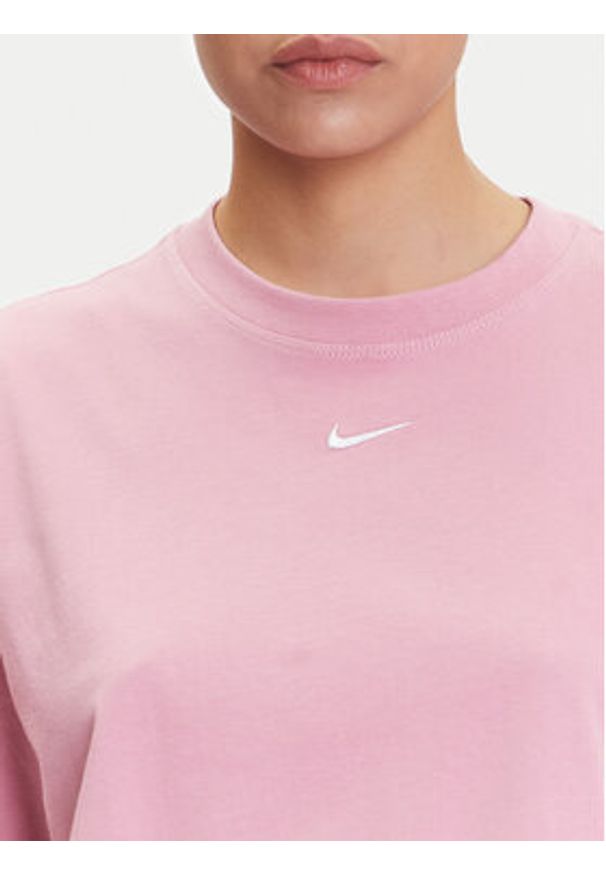 Nike T-Shirt Essential FD4149 Różowy Regular Fit. Kolor: różowy. Materiał: bawełna
