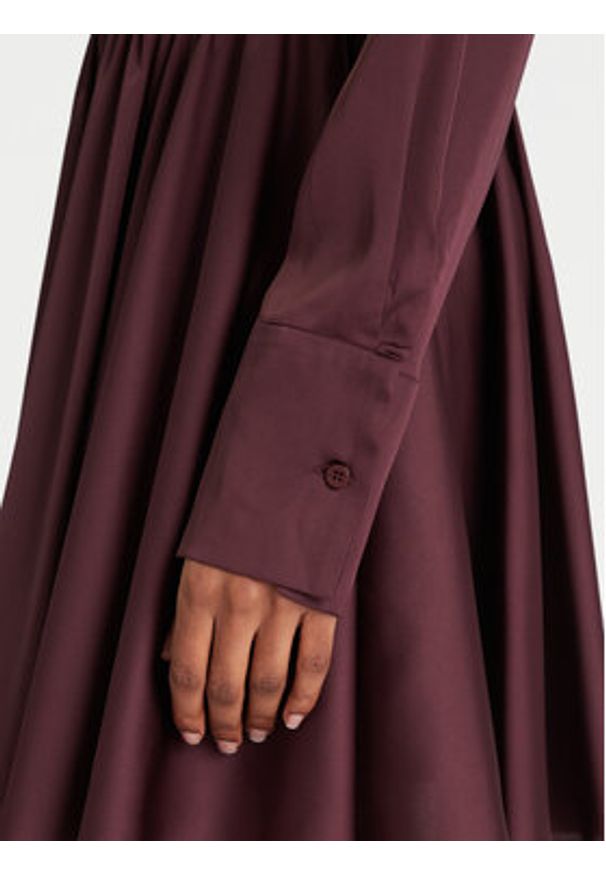 Guess Sukienka koktajlowa W5YK00 WF1T2 Brązowy Regular Fit. Kolor: brązowy. Materiał: syntetyk. Styl: wizytowy