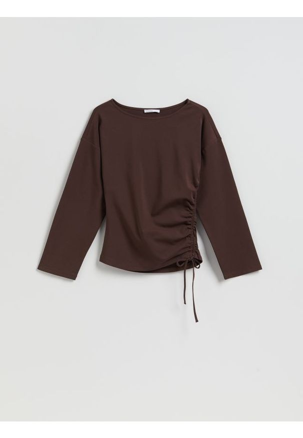 Reserved - Longsleeve z marszczeniem - ciemnobrązowy. Kolor: brązowy. Materiał: dzianina, bawełna. Długość rękawa: długi rękaw