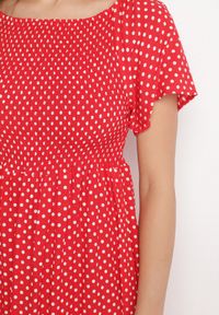 Born2be - Czerwona Sukienka z Bawełny o Rozkloszowanym Kroju w Kropeczki Lisadrisa. Okazja: na imprezę, na co dzień. Kolor: czerwony. Materiał: bawełna. Długość rękawa: krótki rękaw. Styl: klasyczny, casual, elegancki #4