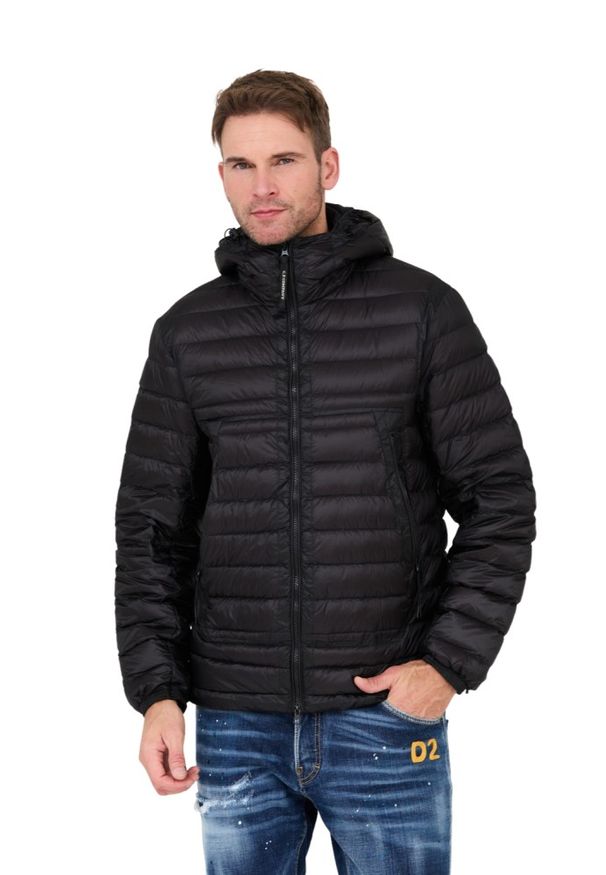 C.P. Company - C.P. COMPANY Czarna kurtka Medium Jacket Water Resistant. Typ kołnierza: kaptur. Kolor: czarny