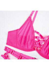 Intica - Komplet bielizny harness z elastycznymi paskami na romantyczny wieczór Hemlata. Kolor: czarny. Materiał: materiał #10