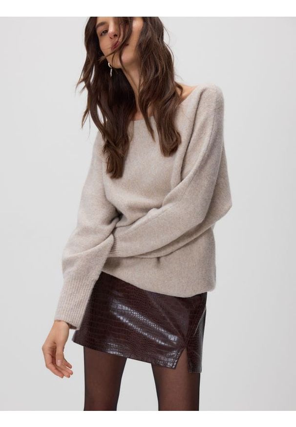 Reserved - Sweter z domieszką wełny - beżowy. Kolor: beżowy. Materiał: wełna