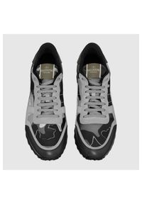 Valentino Garavani - VALENTINO GARAVANI Sneakersy rockrunner w szarym kamuflażu, Rozmiar 45. Zapięcie: pasek. Kolor: szary #3