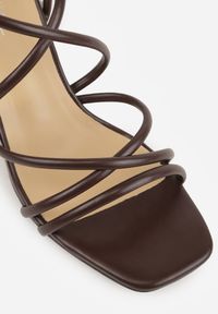 Renee - Brązowe Sandały na Szpilce z Cienkimi Paseczkami i Kwadratowym Noskiem Danita. Okazja: na co dzień, na imprezę. Kolor: brązowy. Materiał: skóra, koronka. Obcas: na szpilce. Styl: casual #4