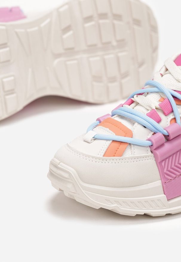 Renee - Fuksjowe Sneakersy z Ozdobnym Sznurowaniem i Taśmami Larvel. Kolor: beżowy